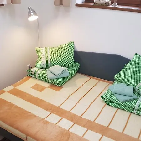 Na Samote U Lesa -rasovna Mšecké Žehrovice