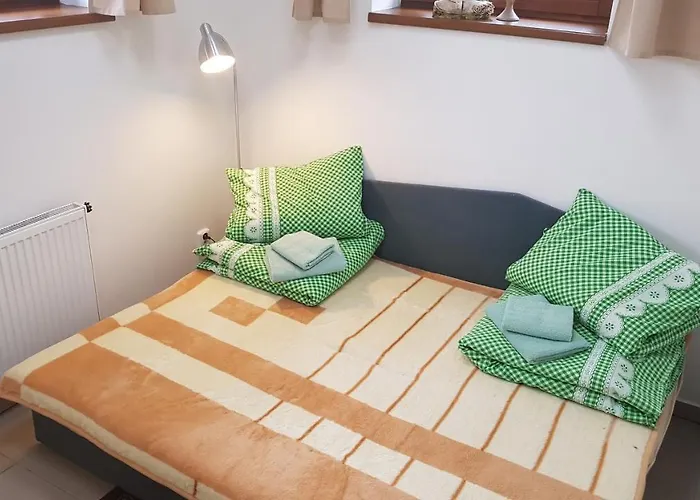 Na Samote U Lesa -rasovna Msecke Zehrovice